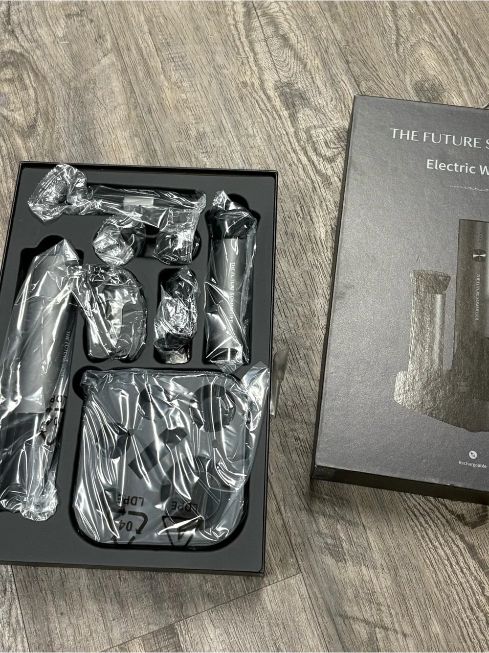 The Future Sommelier Electric Wine Set - Black